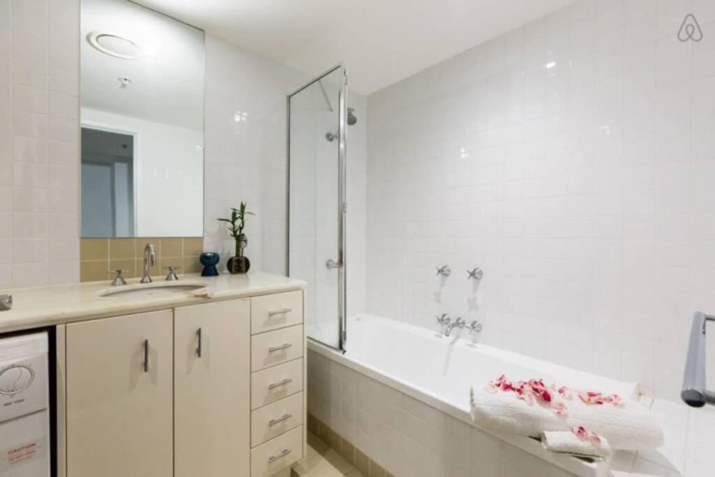 Roma Studio Apartment In Collins Street Melbourne Exterior photo